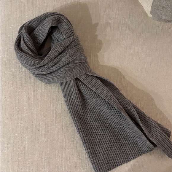 Rag & Bone Light Gray Cashmere Scarf - Picture 5 of 5